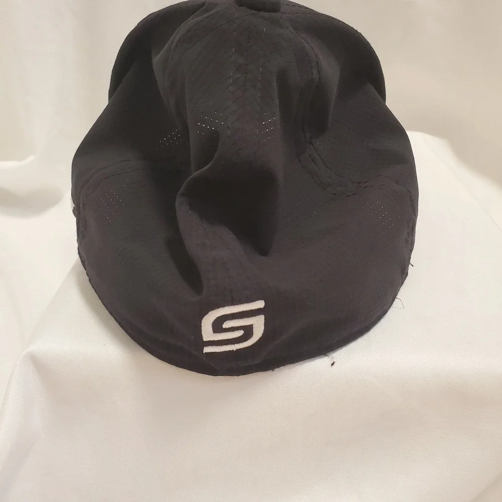 Under Armour Golf Youth Hat Black S/M Perforated Performance Baseball Cap